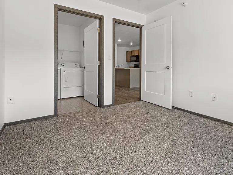 Split Rock Village Apartments & Townhomes — Photo 4