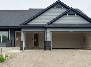 1911 Dogwood Ct, Carver, MN 55315