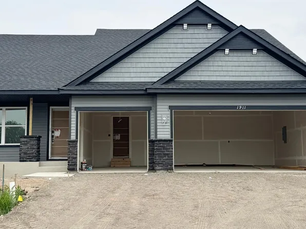 1911 Dogwood Ct, Carver, MN 55315