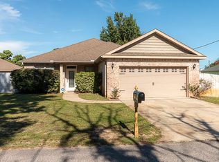 41 Cactus Rd, Mary Esther, FL 32569