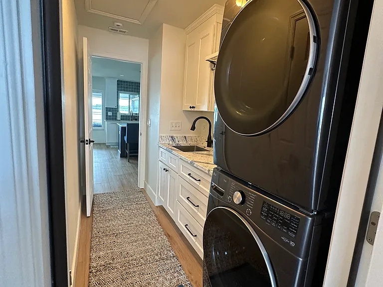 108 Janie St — Photo 33