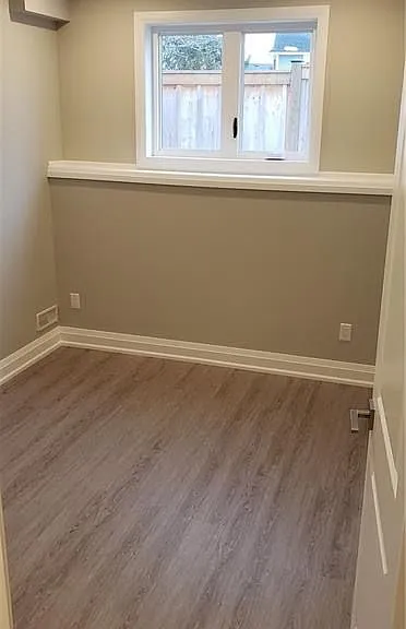 361 Westvale Dr #LOWER — Photo 4