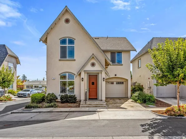 135 Springtime Cir, Hollister, CA 95023