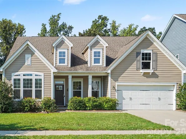 1613 Painted Horse Dr, Indian Trail, NC 28079