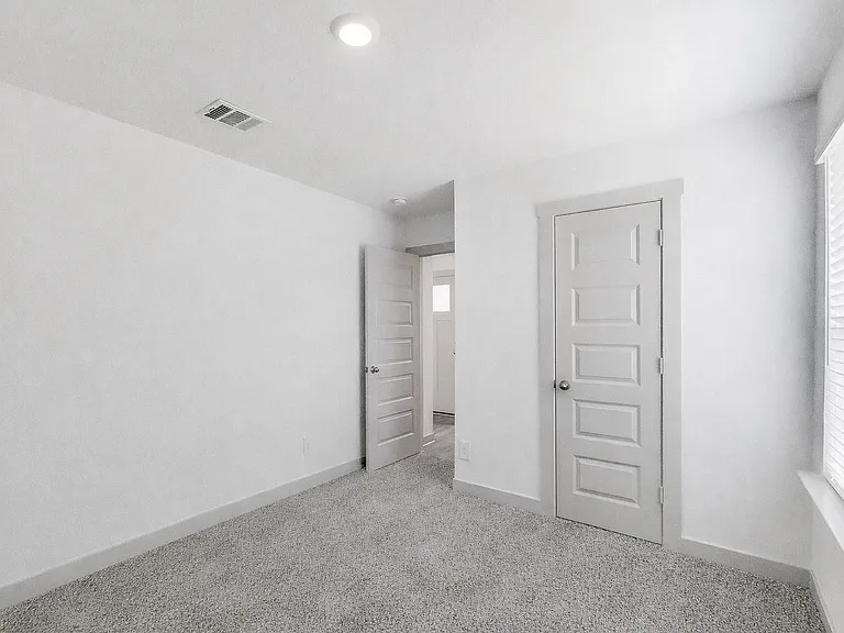 10647 Cascade Creek Dr — Photo 7