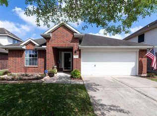 143 Bristol Bend Ln, Dickinson, TX 77539