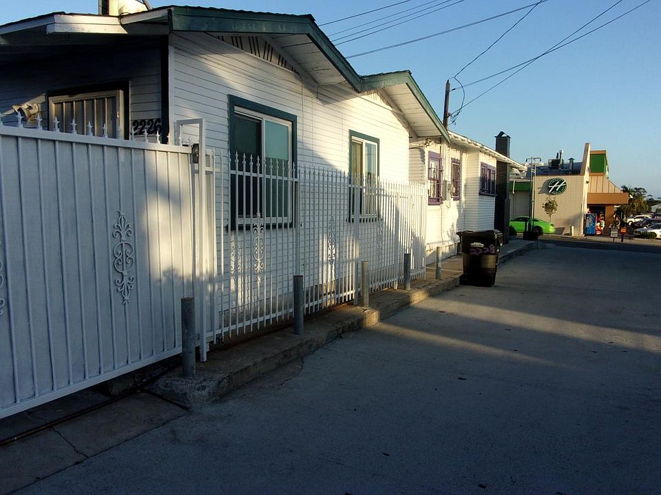 1st image of 2226-28 E University Ave
