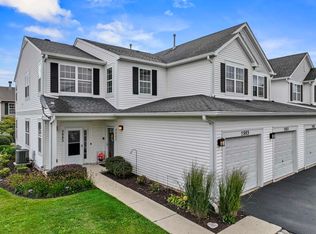 2885 Falling Waters Dr, Lindenhurst, IL 60046