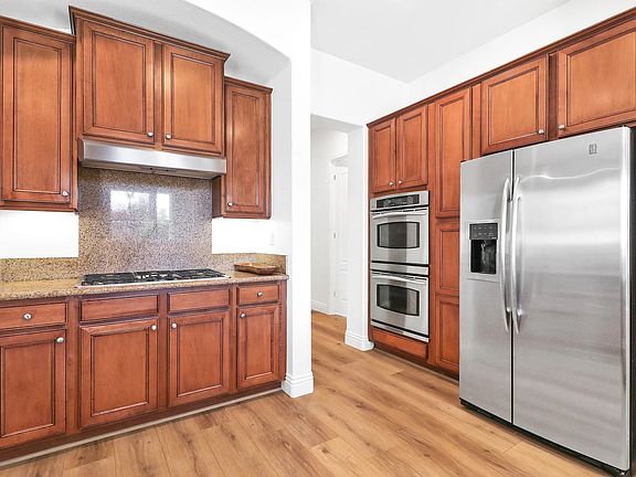 3rd image of 48794 Pear St