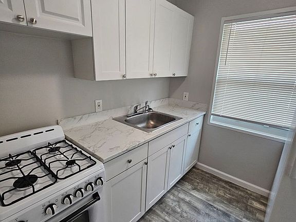 4th image of 529 Revere Rd