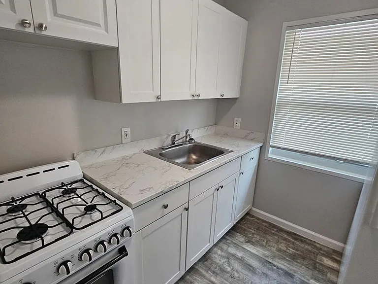 529 Revere Rd — Photo 4