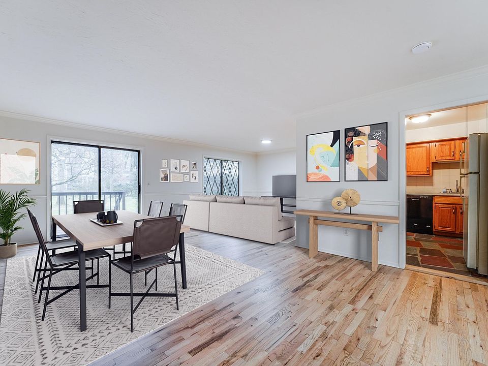 1st image of 66 Holiday Ct