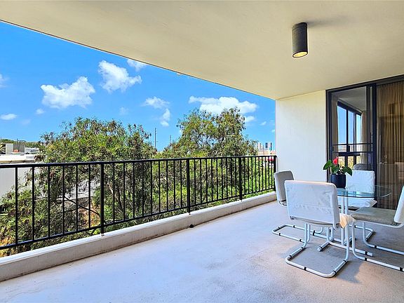 3rd image of 3138 Waialae Ave APT 426