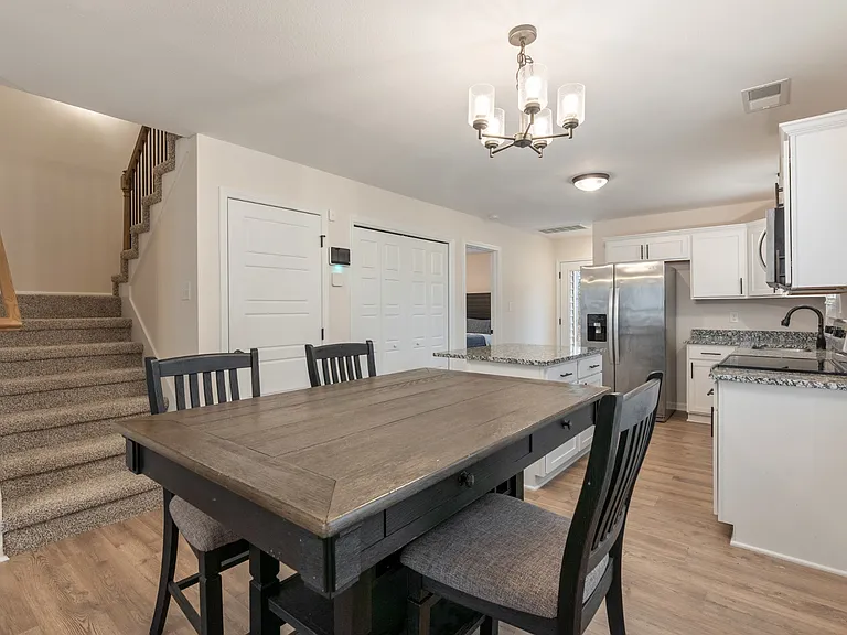 412 Hillside Dr — Photo 8