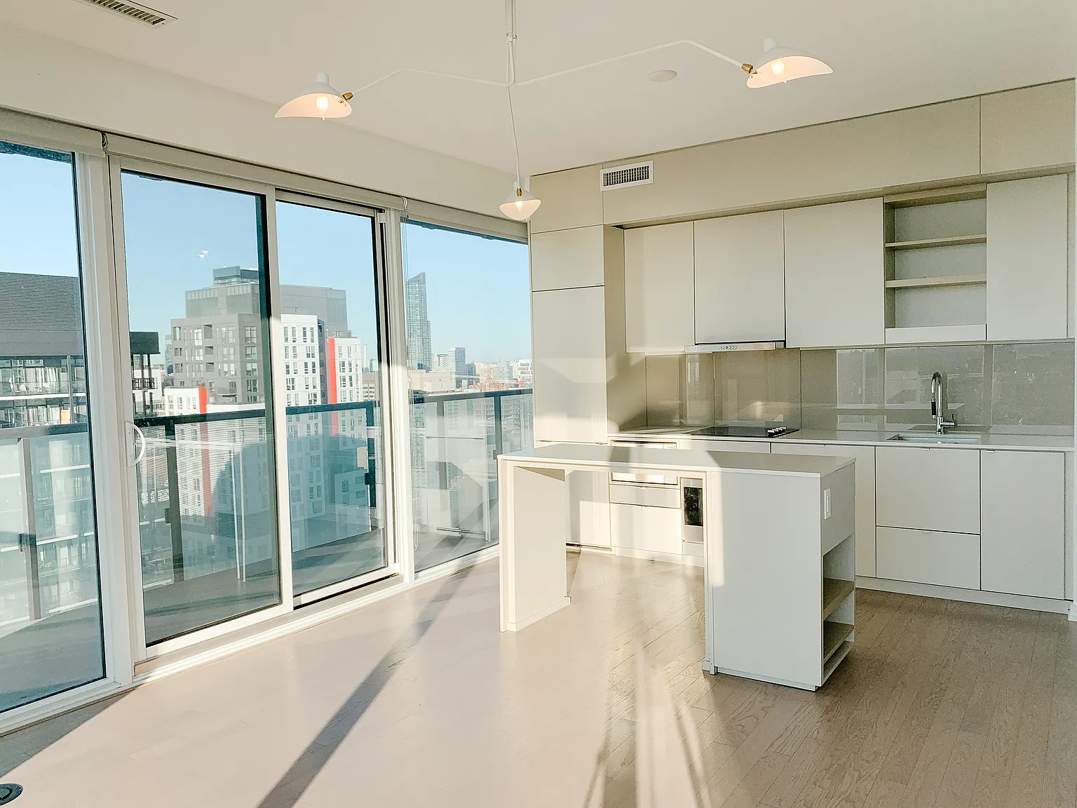 101 Peter Street Toronto — Photo 1