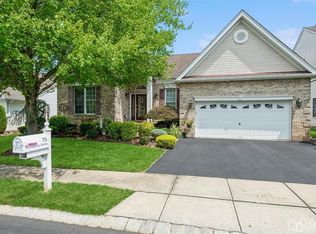 75 Turnberry Dr, Monroe Township, NJ 08831