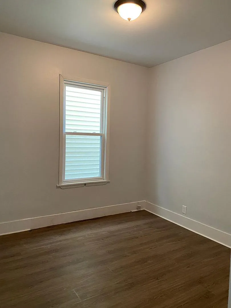 13 Hallock Street — Photo 4