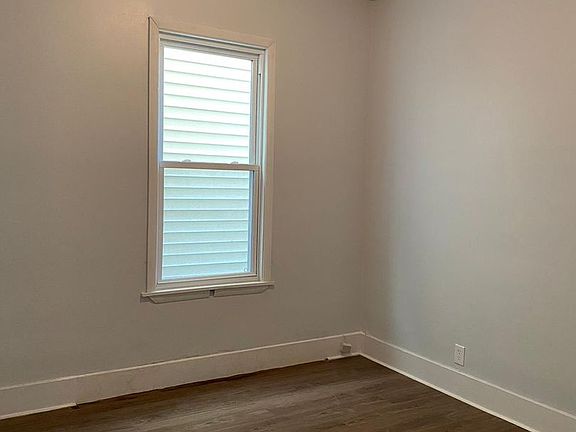 4th image of 13 Hallock St #2