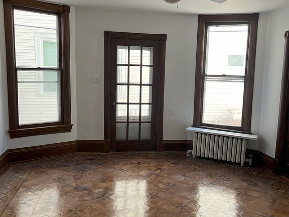 4th image of 2416 Fremont Ave S