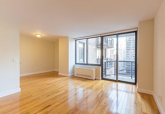 3rd image of 235 W 48th St APT 41A