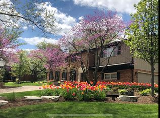 108 Stirrup Ln, Burr Ridge, IL 60527