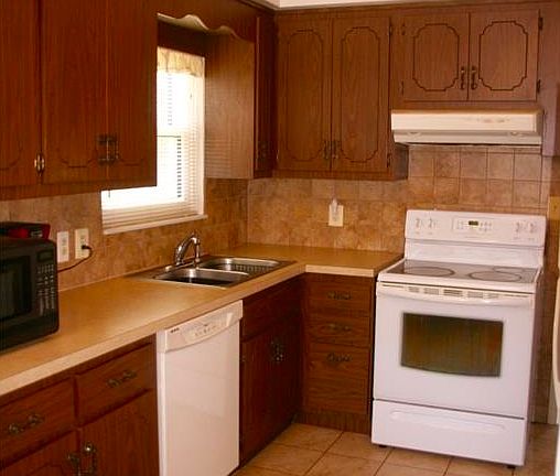 5th image of 22640 Oconnor St