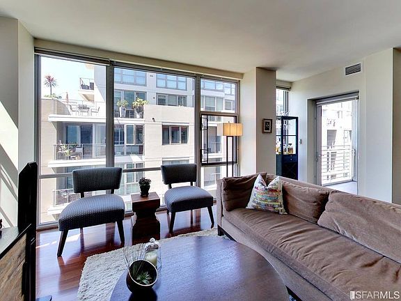 4th image of 235 Berry St APT 513