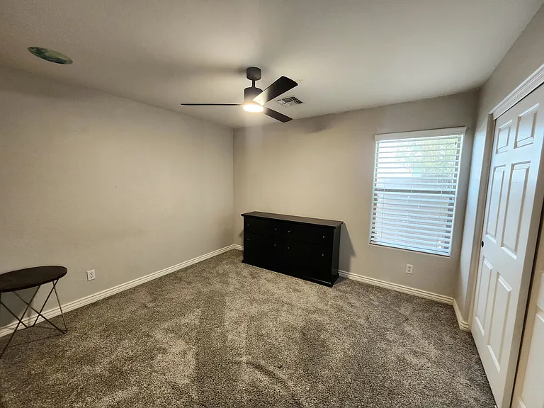 1932 S 174th Ave — Photo 18