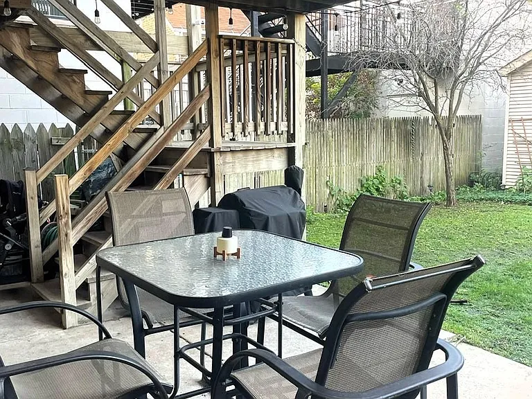 1038 N Hermitage Ave — Photo 13