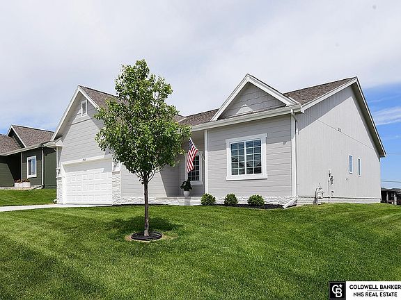 2nd image of 10560 Port Royal Dr