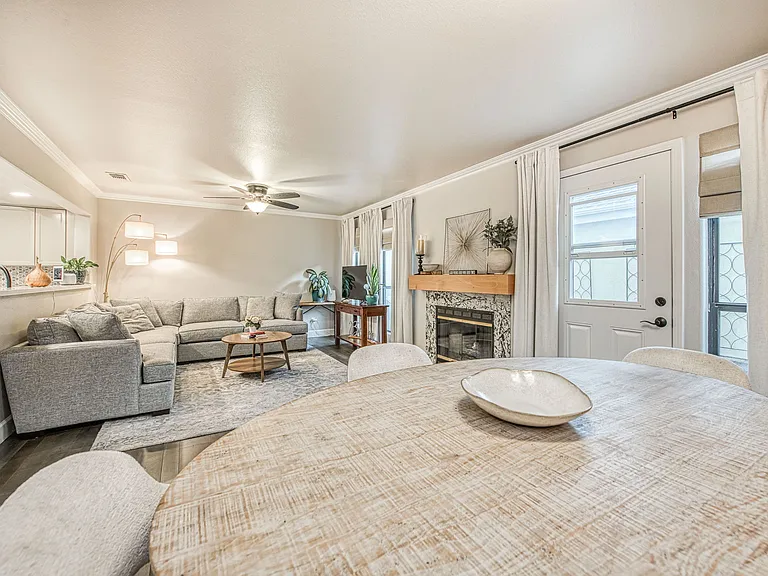 921 E Foxhill Dr — Photo 12