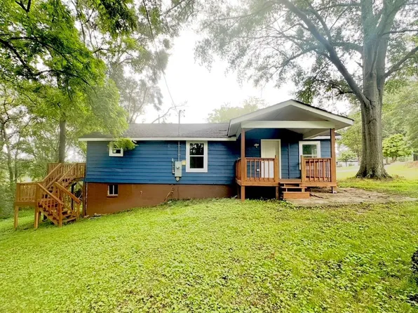 1540 Woodmont Dr, Tuscumbia, AL 35674