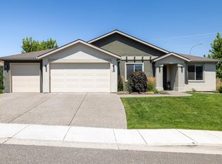 250 Silver Meadows Dr, Richland, WA 99352