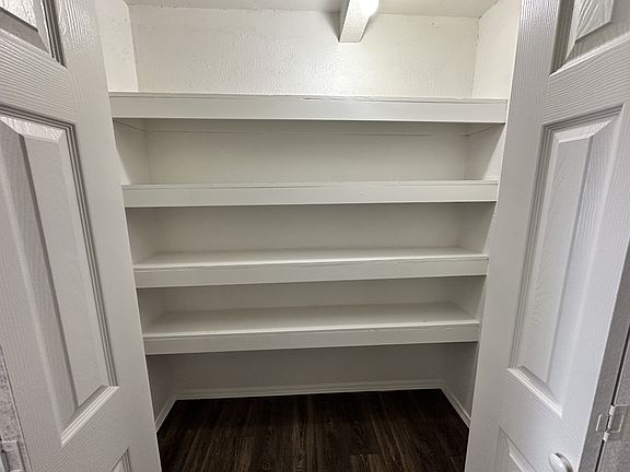 5th image of 2700 Yorkshire Ave