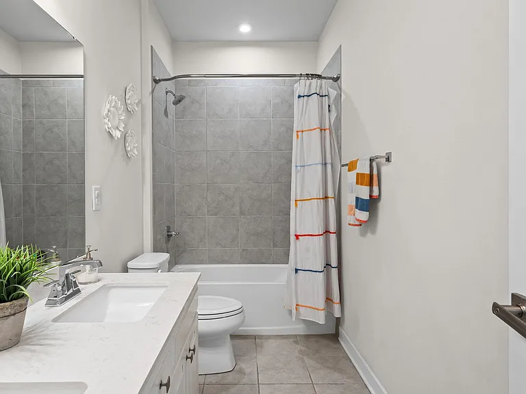 14957 Holbrooks Rd — Photo 23