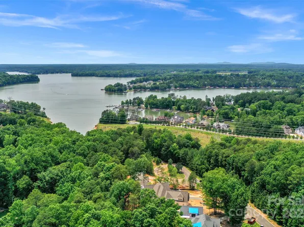 5040 Hermitage Ct #210, Belmont, NC 28012