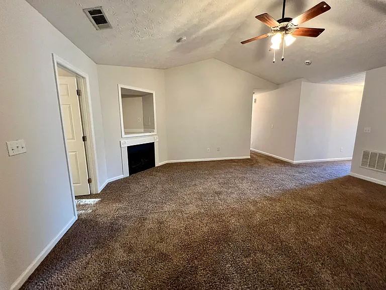 707 Porter Ln — Photo 6