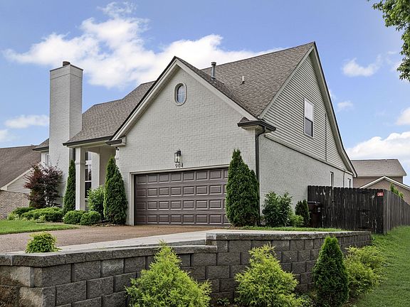 3rd image of 904 Park Crest Ct