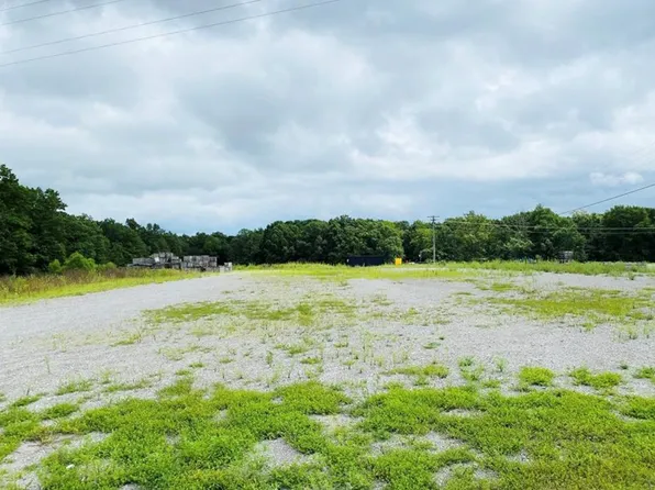 Lake Dr, Jamestown, TN 38556