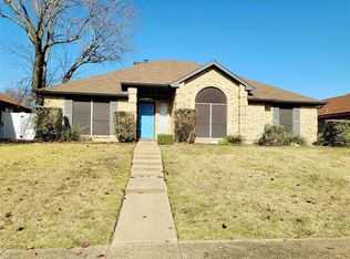 611 Stonefield Ln, Cedar Hill, TX 75104