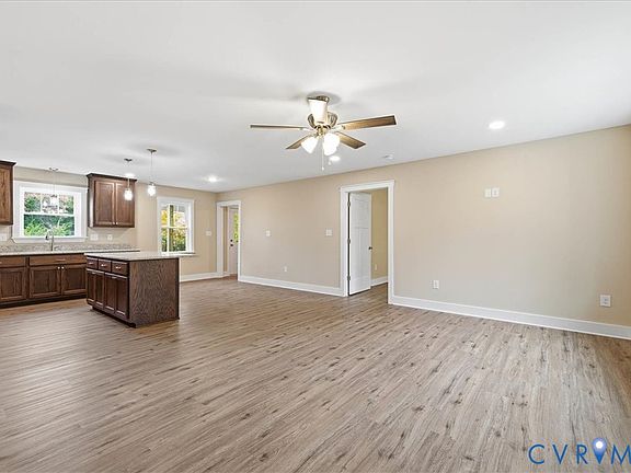 4th image of 1821 Petersburg St
