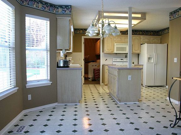 Kitchen/Breakfast Area