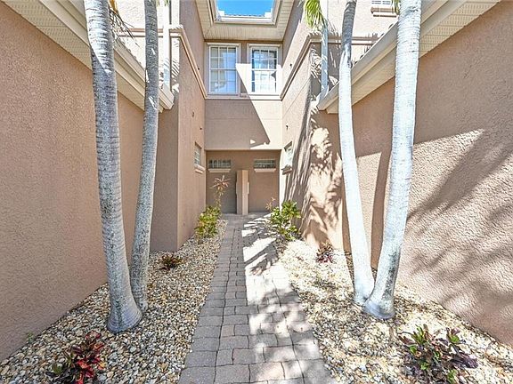 2nd image of 28270 Lisbon Ct Unit 2912