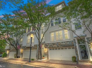 5052 Minda Ct, Alexandria, VA 22304