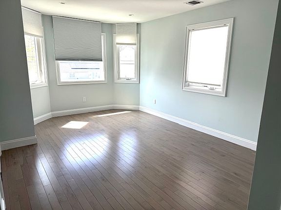 5th image of 74 Kuhl Ave
