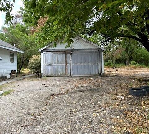 3rd image of 5002 W 26th St