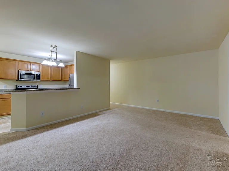 Arundel Apartments — Photo 13