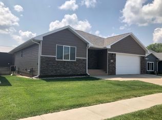 109 E Leighton St, Brandon, SD 57005