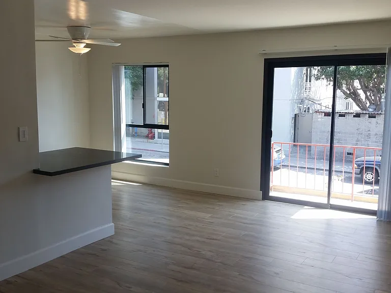 431 Indiana St — Photo 14