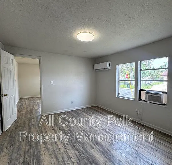 602 Emma St #1 — Photo 5